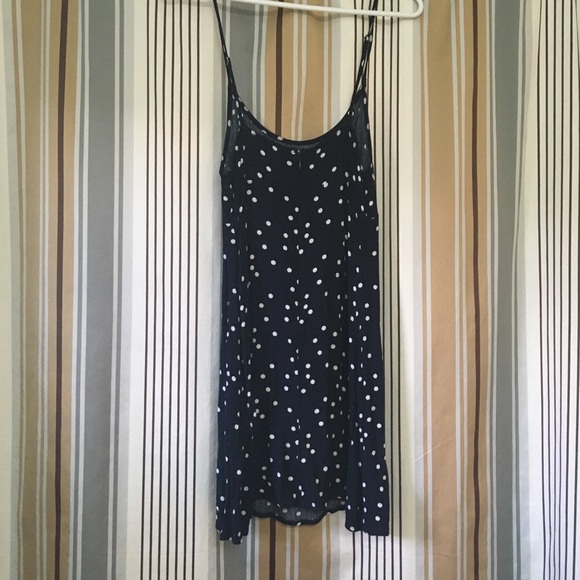 Black and white Forever 21 spaghetti top - Picture 3 of 4